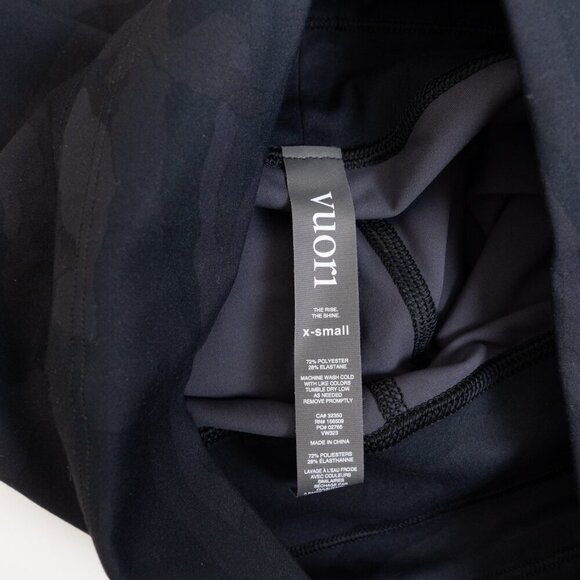 Vuori Daily Legging Black Camo 7/8 Length BreatheInterlock™ - Picture 11 of 13